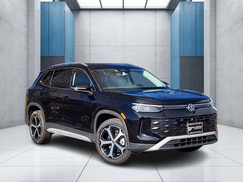 New 2026 Volkswagen Tiguan SE image 1