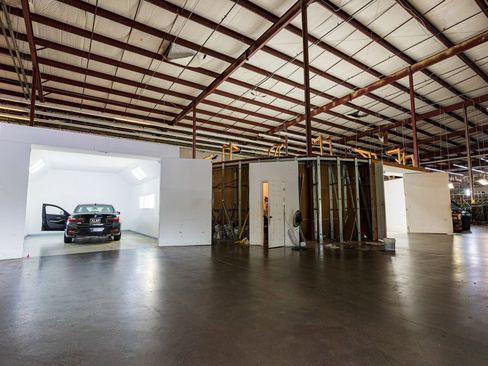 Used 2021 Chevrolet Silverado 1500 High Country w/ Technology Package image 84