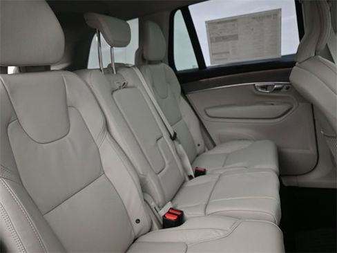 New 2026 Volvo XC90 T8 Ultra image 33