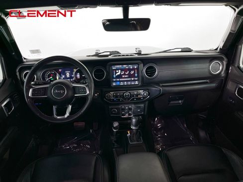 Used 2023 Jeep Wrangler Unlimited Sahara w/ Cold Weather Group AWD/4WD image 11