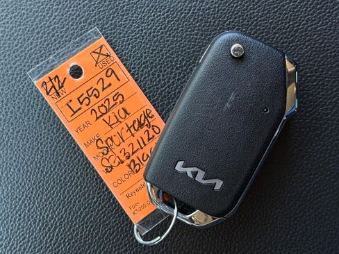 Used 2025 Kia Sportage LX AWD/4WD image 42