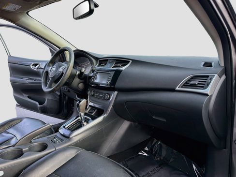 Used 2016 Nissan Sentra SR w/ SR Premium Package FWD image 11