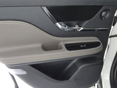 New 2026 Lincoln Corsair Reserve image 21