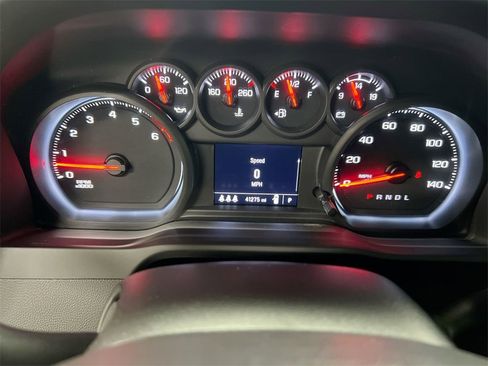 Used 2024 Chevrolet Silverado 2500 Custom w/ Custom Value Package image 11