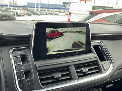 Used 2024 Chevrolet Suburban LT image 19