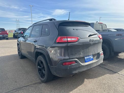 Used 2018 Jeep Cherokee Limited w/ High Altitude Package AWD/4WD image 4