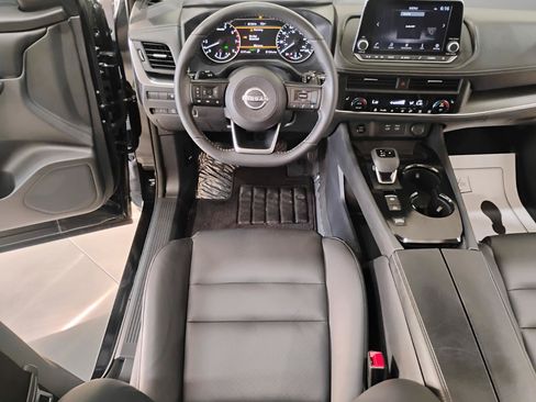 Used 2024 Nissan Rogue SV w/ SV Premium Package FWD image 63
