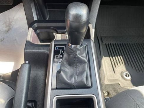 Used 2022 Toyota Tacoma SR5 image 23