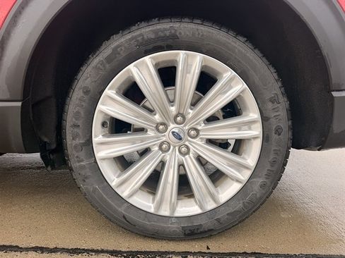 Used 2021 Ford Explorer Limited w/ Equipment Group 301A AWD/4WD image 14