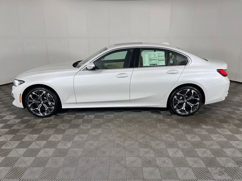 New 2026 BMW 330i xDrive Sedan w/ Convenience Package AWD/4WD image 4