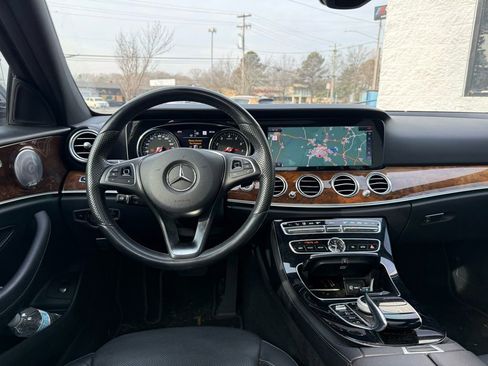Used 2017 Mercedes-Benz E 300 image 8