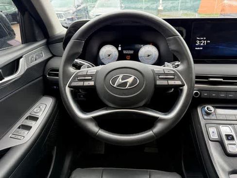 Used 2024 Hyundai Palisade Limited FWD image 9