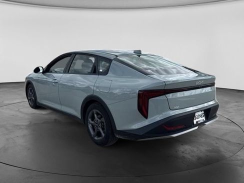 Used 2025 Kia K4 FWD image 13