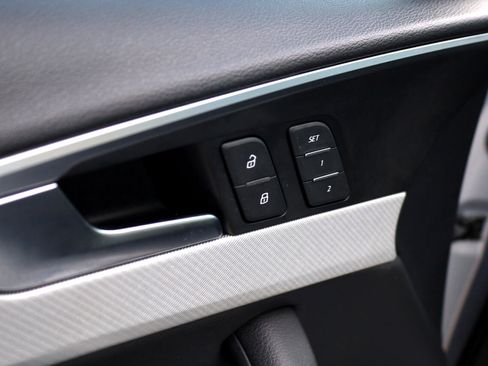 Used 2018 Audi A4 2.0T Premium w/ Convenience Package image 5