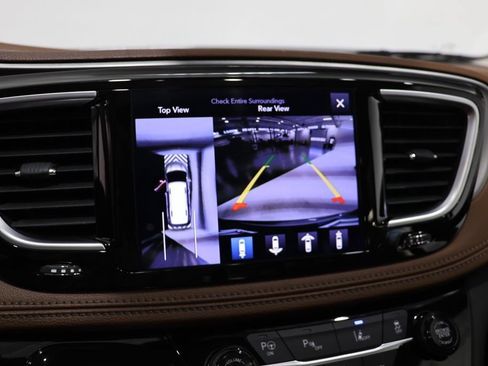 Used 2017 Chrysler Pacifica Limited w/ UConnect Theater Package FWD image 25