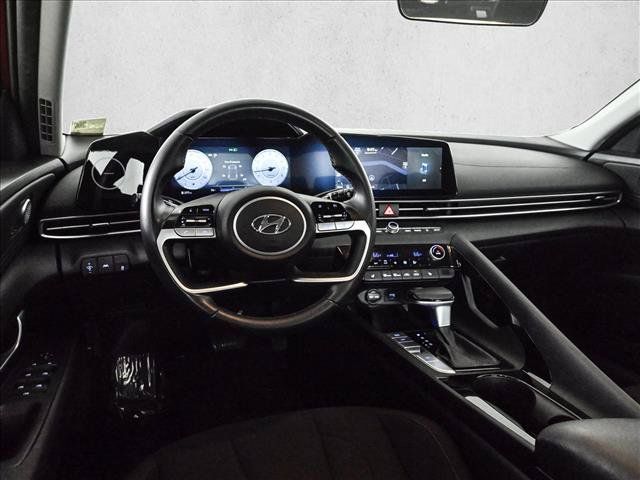 Used 2023 Hyundai Elantra SEL w/ Convenience Package FWD image 19
