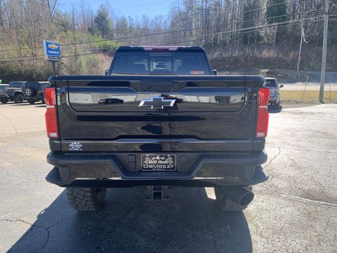 New 2025 Chevrolet Silverado 2500 LT w/ Trail Boss Package AWD/4WD image 3