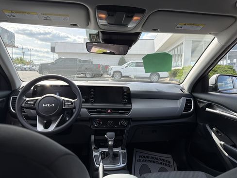 Used 2025 Kia Seltos LX image 26