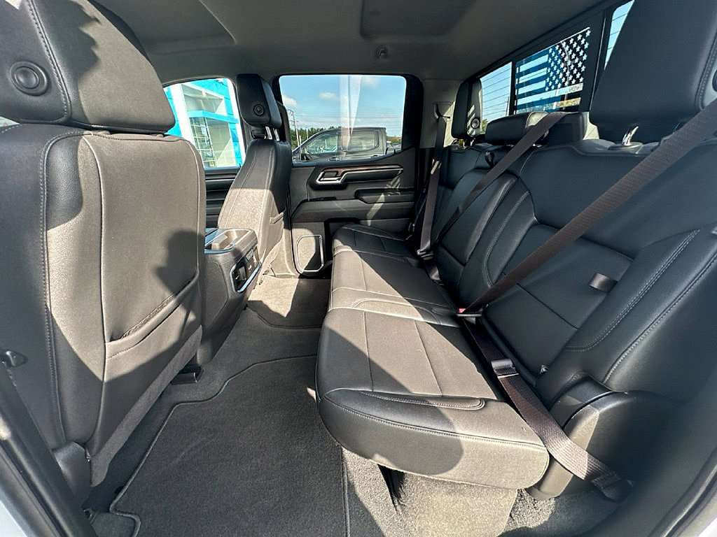 Used 2023 GMC Sierra 1500 SLT w/ SLT Convenience Package AWD/4WD image 11