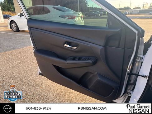 Used 2024 Nissan Sentra SV FWD image 16