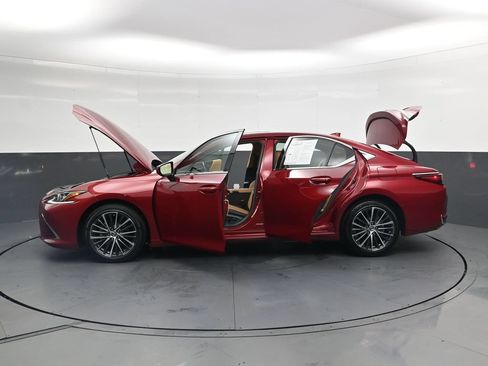 Used 2025 Lexus ES 300h w/ Premium Package FWD image 54
