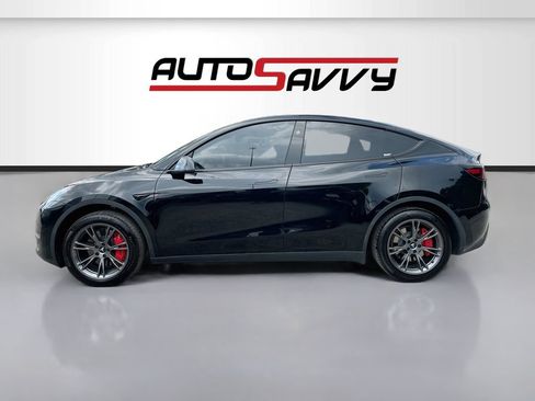 Used 2025 Tesla Model Y Long Range RWD image 4