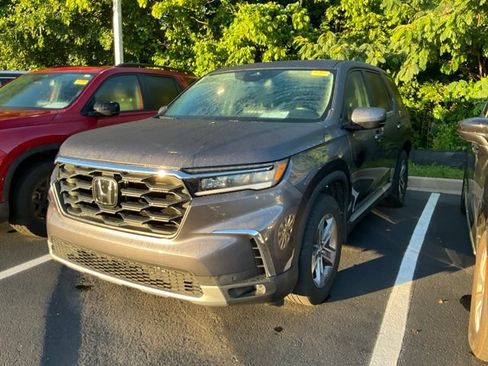 Used 2023 Honda Pilot EX-L image 10