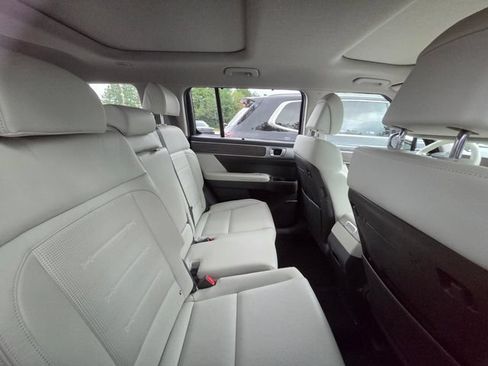 Certified 2024 Hyundai Santa Fe Limited FWD image 10