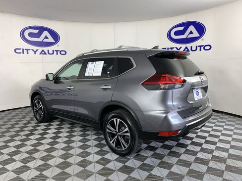 Used 2020 Nissan Rogue SV w/ Premium Package image 5