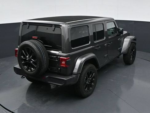 Used 2025 Jeep Wrangler Unlimited Sahara w/ Safety Group AWD/4WD image 27