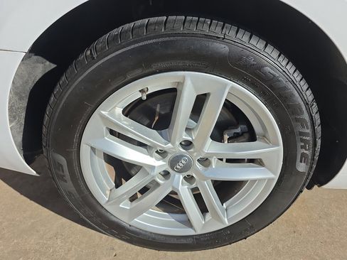 Used 2017 Audi A4 2.0T Premium image 31