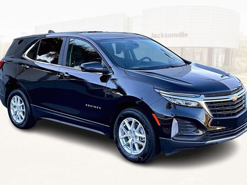 Used 2024 Chevrolet Equinox LT image 3