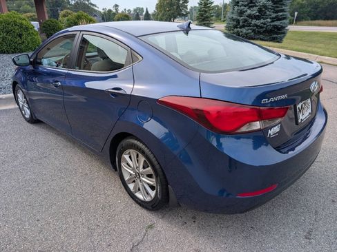 Used 2015 Hyundai Elantra SE w/ Option Group 02 FWD image 7