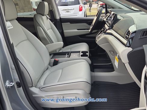 New 2026 Honda Odyssey Touring image 10