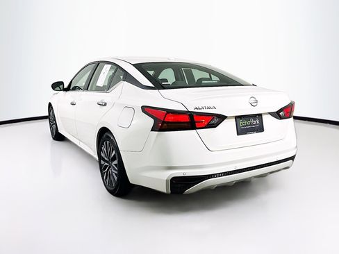 Used 2025 Nissan Altima 2.5 SV FWD image 5