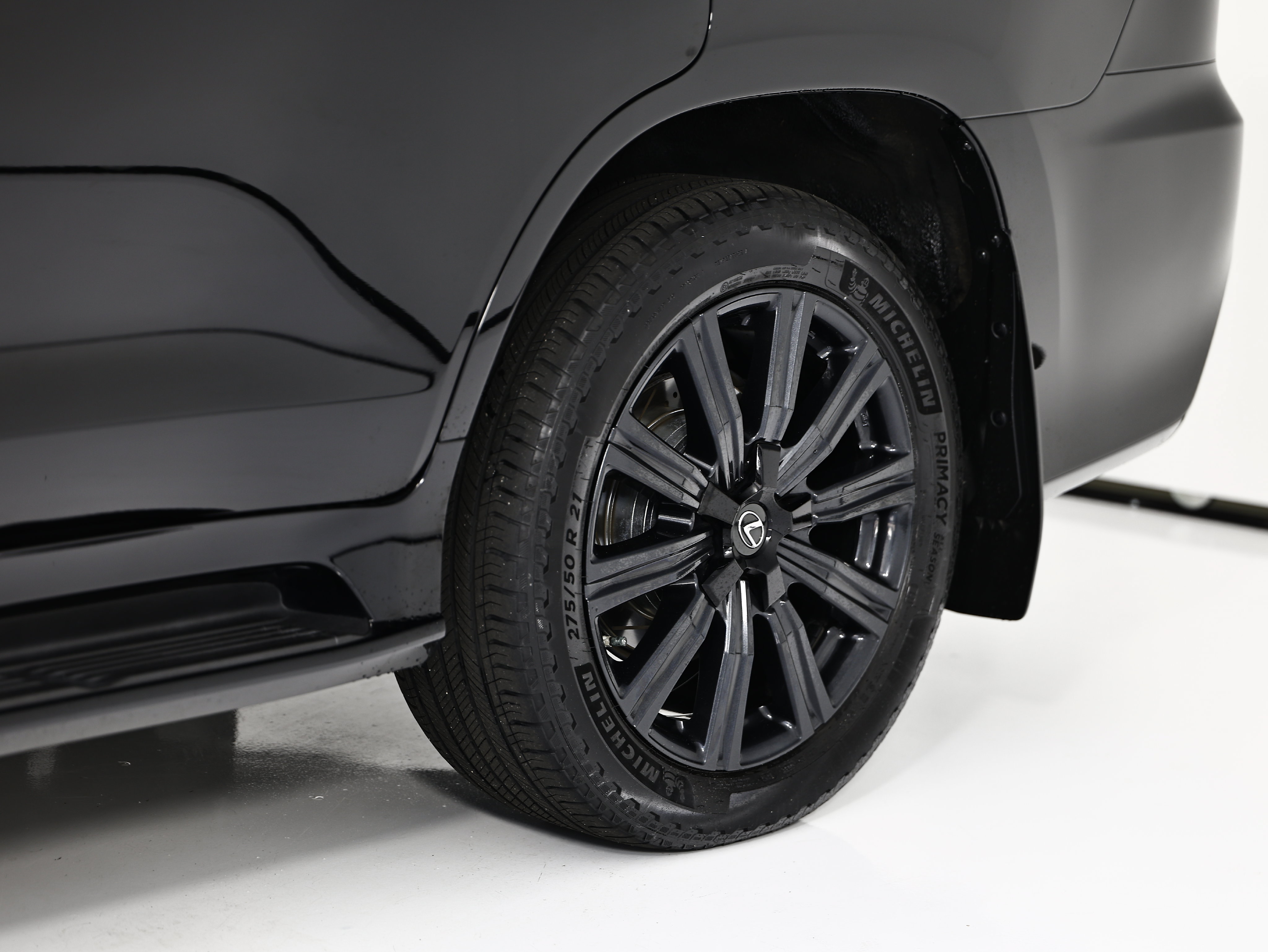 Used 2019 Lexus LX 570 4WD w/ Luxury Package image 15