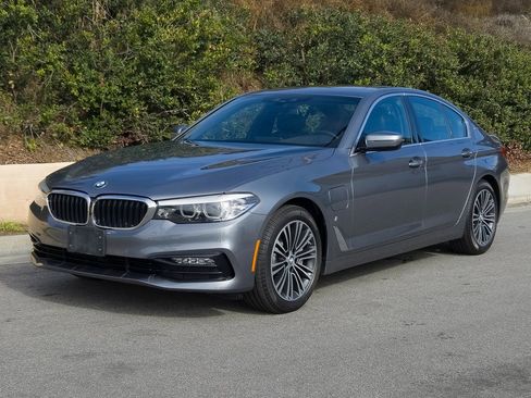 Used 2018 BMW 530e image 26