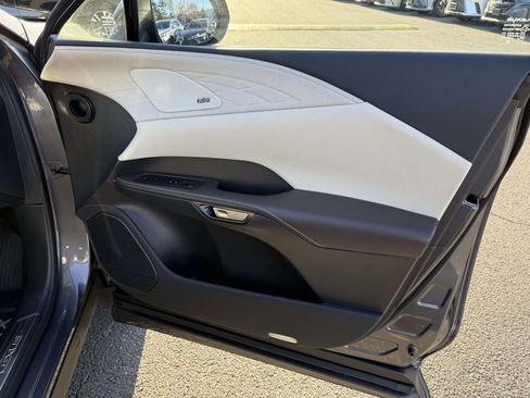 Used 2025 Lexus RX 450h AWD w/ Luxury Package image 15