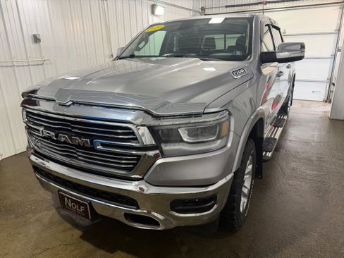 Used 2019 RAM 1500 Laramie AWD/4WD image 5