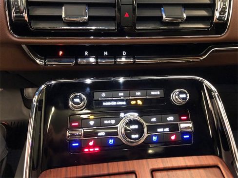 Used 2024 Lincoln Navigator L Reserve image 25