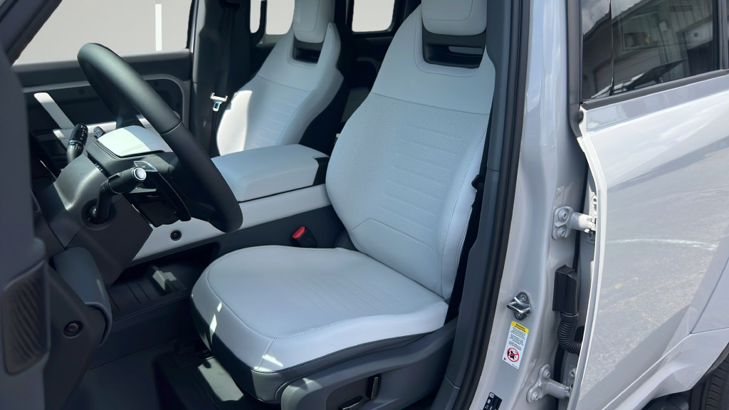 New 2026 Land Rover Defender 110 AWD/4WD image 13