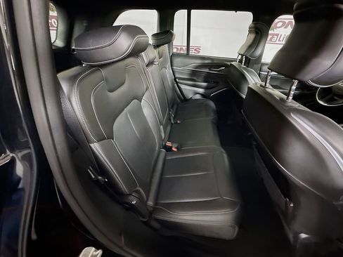 Used 2023 Jeep Grand Cherokee Overland w/ Luxury Tech Group IV image 34