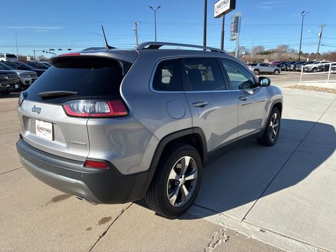 Used 2019 Jeep Cherokee Limited image 7