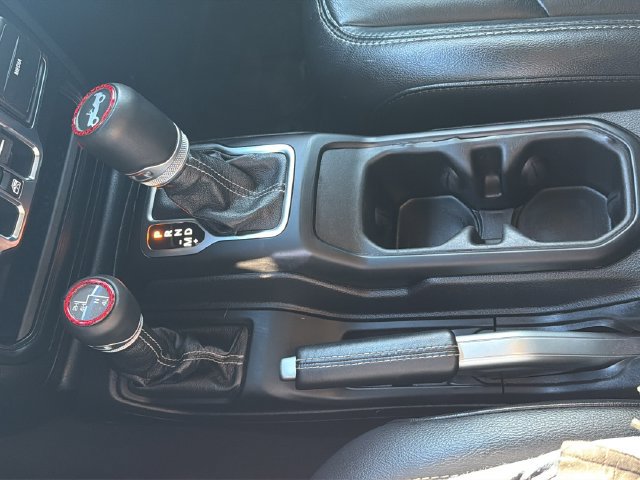 Used 2020 Jeep Wrangler Unlimited Sahara w/ Safety Group AWD/4WD image 25