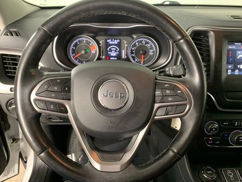 Used 2020 Jeep Cherokee Latitude w/ Cold Weather Group AWD/4WD image 20