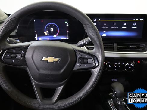 Used 2025 Chevrolet Trax LT FWD image 21