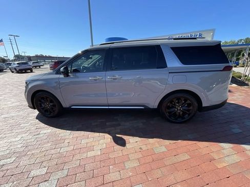 Used 2024 Kia Carnival SX FWD image 30