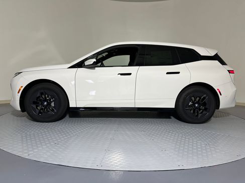 New 2026 BMW iX xDrive60 w/ Executive Package image 2