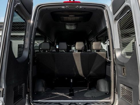 Used 2025 Mercedes-Benz Sprinter 2500 image 11