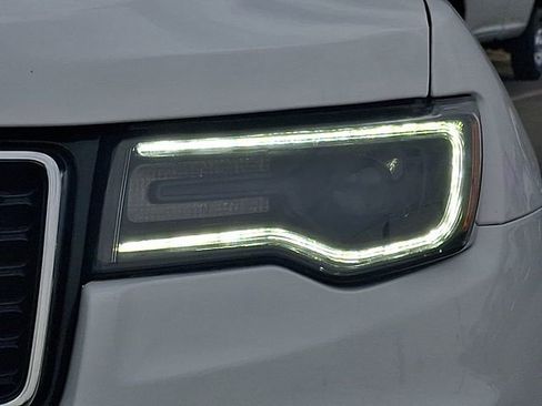 Used 2020 Jeep Grand Cherokee Limited w/ Premium Lighting Group image 9